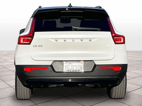 Used 2023 Volvo XC40 Recharge Ultimate w/ Protection Package Premier image 7