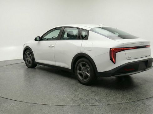 Used 2025 Kia K4 FWD image 6