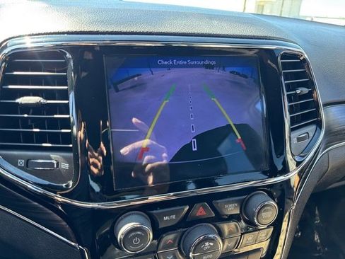 Used 2019 Jeep Grand Cherokee Limited image 26