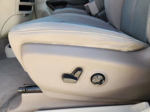 Used 2017 Chrysler Pacifica Touring image 24