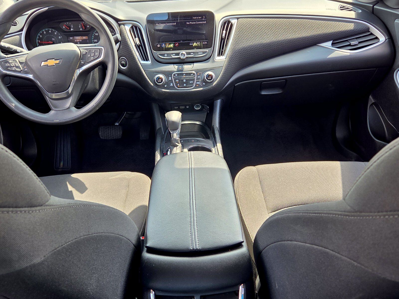 Used 2025 Chevrolet Malibu LT FWD image 8