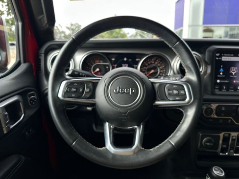 Used 2019 Jeep Wrangler Unlimited Sahara image 17