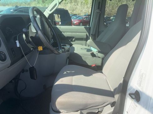 Used 2013 Ford E-350 and Econoline 350 XLT image 10