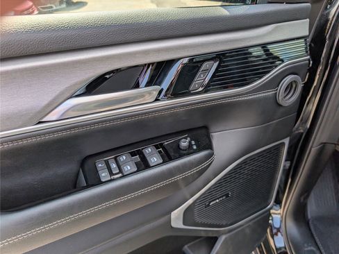 New 2026 Jeep Grand Wagoneer 4WD image 17