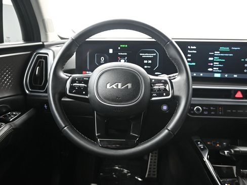 Certified 2025 Kia Sorento SX image 35