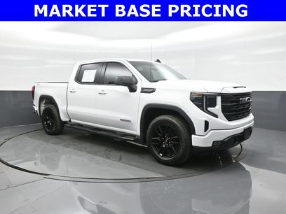Used 2022 GMC Sierra 1500 Elevation w/ LPO, Elevation Black Package