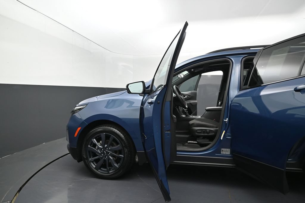 Certified 2024 Chevrolet Equinox RS FWD image 13