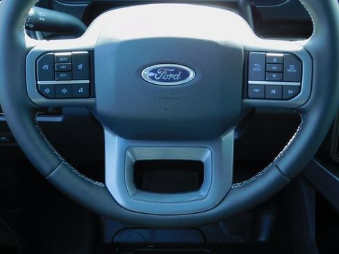 New 2026 Ford F250 Lariat w/ Black Appearance Package image 17