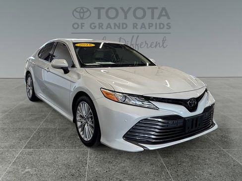Certified 2018 Toyota Camry XLE image 1