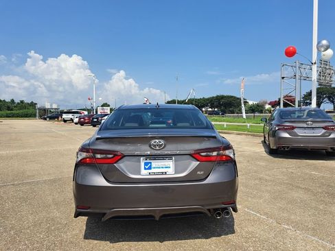Used 2024 Toyota Camry SE FWD image 6