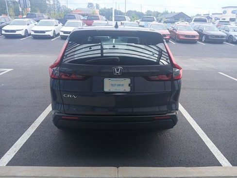 Used 2024 Honda CR-V LX image 8