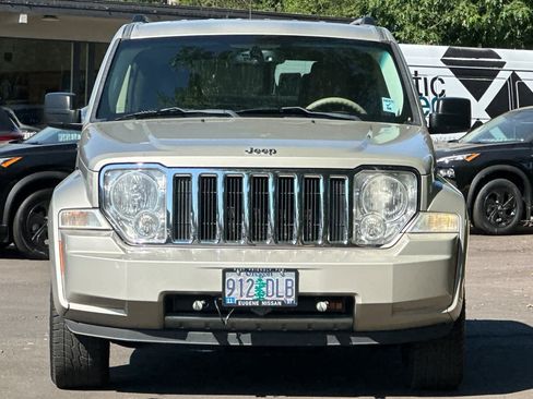 Used 2008 Jeep Liberty Limited w/ Premium Group AWD/4WD image 10