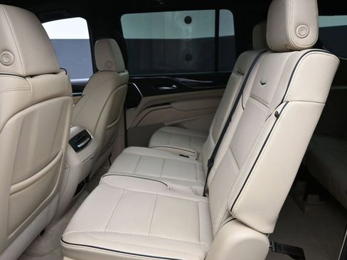 Used 2022 Cadillac Escalade ESV Premium Luxury image 22