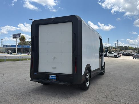 Used 2024 Chevrolet Brightdrop 400 w/ Commercial Equipment Package AWD/4WD image 8