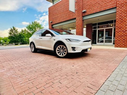 Used 2018 Tesla Model X 100D AWD/4WD image 1