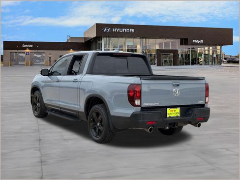 Used 2022 Honda Ridgeline Black Edition image 3