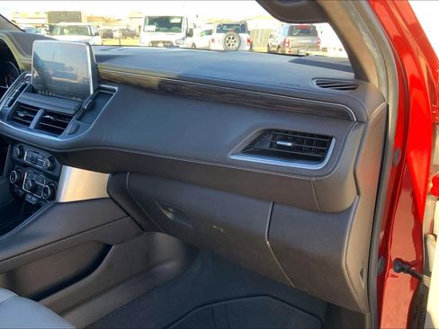 Used 2021 Chevrolet Tahoe Z71 w/ Z71 Signature Package image 18
