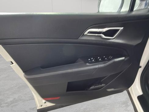 Used 2024 Kia Sportage LX image 29