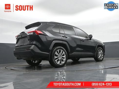 Used 2020 Toyota RAV4 XLE Premium image 39