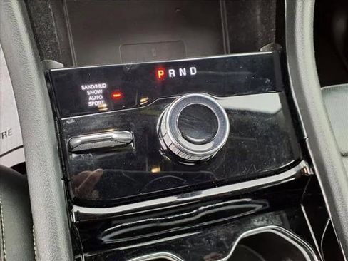 Certified 2022 Jeep Grand Cherokee L Limited w/ Luxury Tech Group II image 19