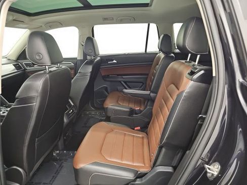 Used 2021 Volkswagen Atlas SEL Premium image 31