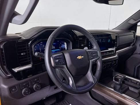 Used 2026 Chevrolet Silverado 1500 LT w/ Leather Package image 11