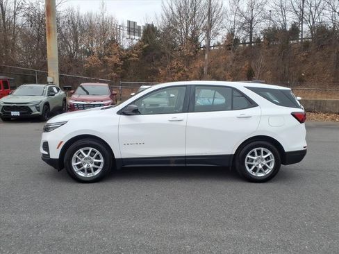 Used 2023 Chevrolet Equinox LS image 6
