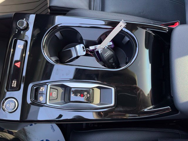 Certified 2025 Audi A6 e-tron Prestige AWD/4WD image 28