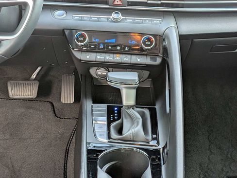 Used 2026 Hyundai Elantra Limited FWD image 26