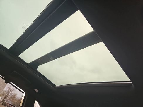 Used 2017 Porsche Macan S image 22