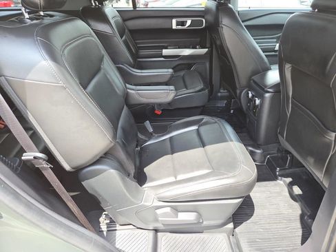 Used 2022 Ford Explorer XLT w/ Equipment Group 202A AWD/4WD image 19