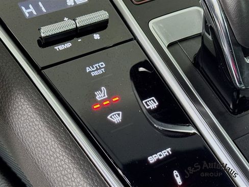 Used 2023 Porsche Panamera 4S image 25