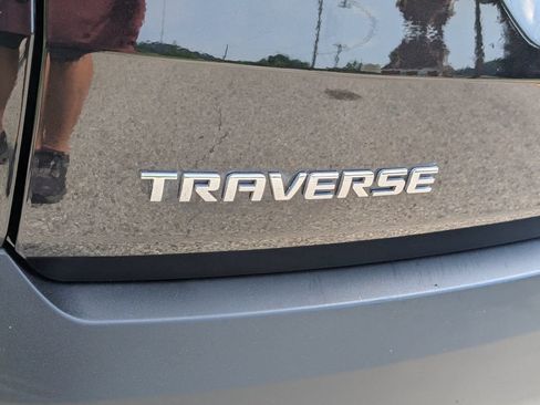 Used 2018 Chevrolet Traverse LT FWD image 28