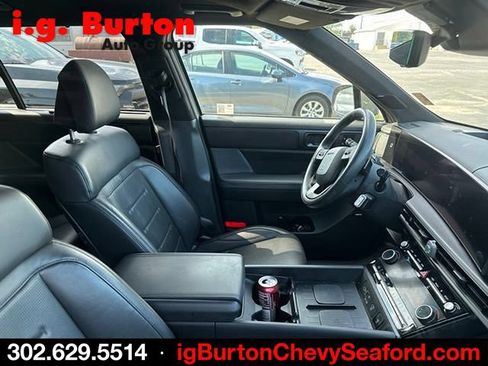 Used 2024 Hyundai Santa Fe Calligraphy AWD/4WD image 7