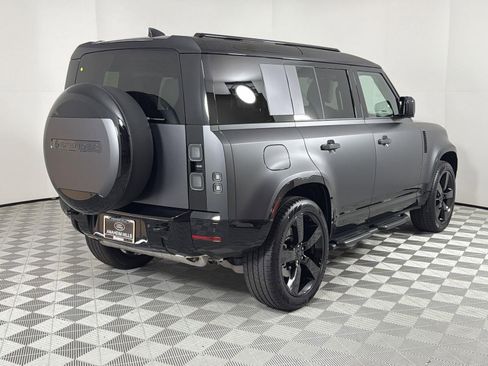 New 2026 Land Rover Defender 110 X-Dynamic SE image 4