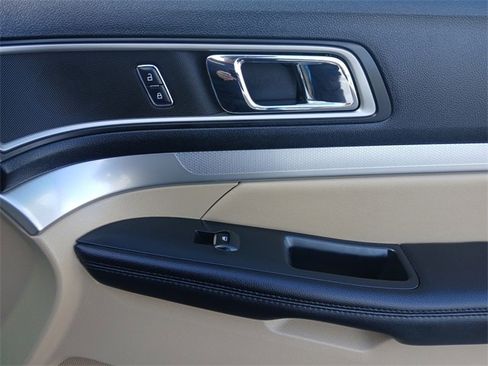 Used 2016 Ford Explorer XLT w/ Equipment Group 201A image 16