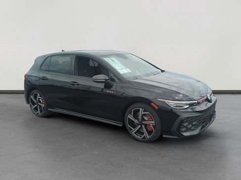 New 2025 Volkswagen Golf SE image 7