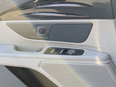 New 2025 Lincoln Nautilus Premier image 22