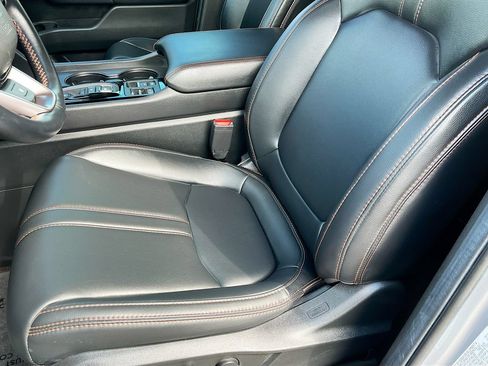 Used 2025 Honda Pilot TrailSport image 18
