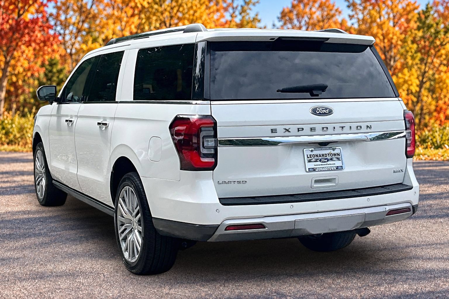 Certified 2023 Ford Expedition Max Limited AWD/4WD image 15