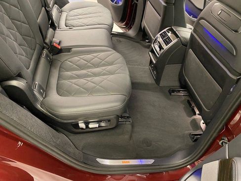 Used 2024 BMW X7 xDrive40i image 21