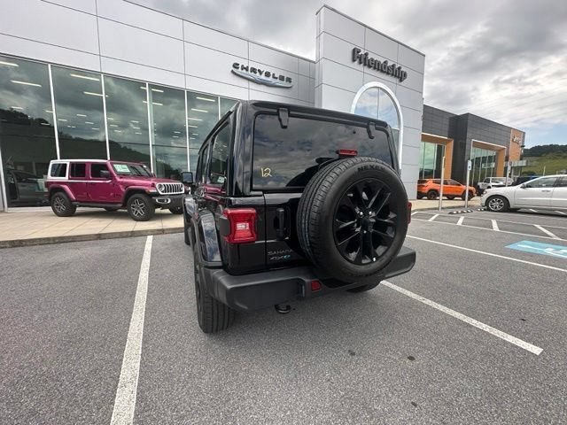 Used 2025 Jeep Wrangler Unlimited Sahara AWD/4WD image 32