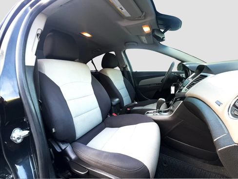 Used 2015 Chevrolet Cruze LS FWD image 30
