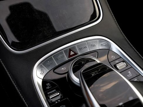 Used 2019 Mercedes-Benz S 560e w/ AMG Line Exterior image 27