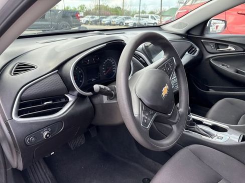 Used 2024 Chevrolet Malibu LT image 9