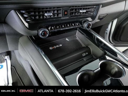 Used 2025 Chevrolet Tahoe LT AWD/4WD image 17