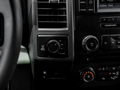 Used 2018 Ford F250 XL w/ Power Equipment Group AWD/4WD image 30