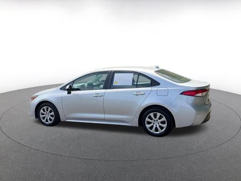 Used 2025 Toyota Corolla LE image 10