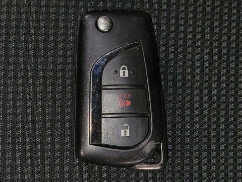 Used 2023 Toyota RAV4 LE FWD image 32