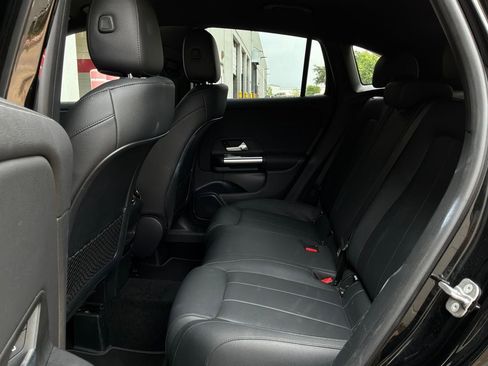 Used 2025 Mercedes-Benz GLA 250 image 13